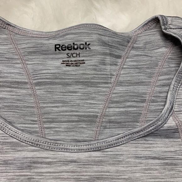 REEBOk gray workout top - Picture 2 of 2